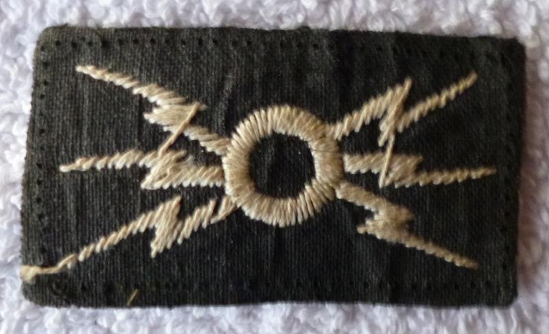 Army Radio Mechanic / Operator's Armbadge. — image 2