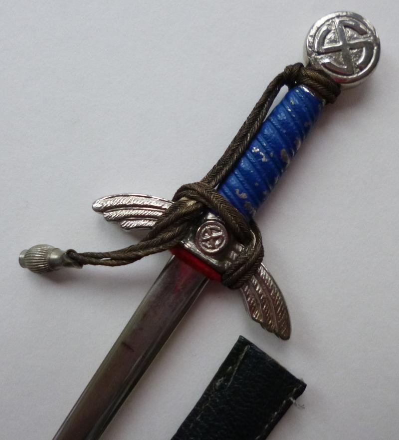 Third Reich : Luftwaffe Miniature 1st pattern M34 Dagger Paper-knife. — image 3