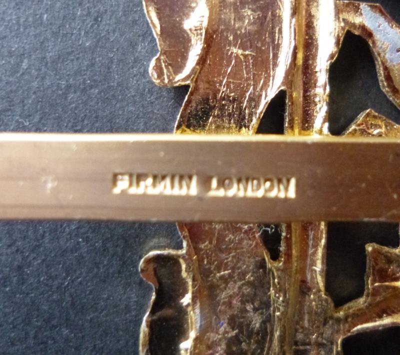 Royal Berkshire Regiment Staybrite Cap-badge. — image 3