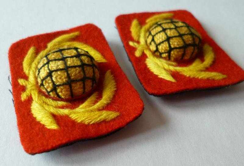 Pair of Royal Marines Bandsmans No1 Dress Collar-badges. — image 3