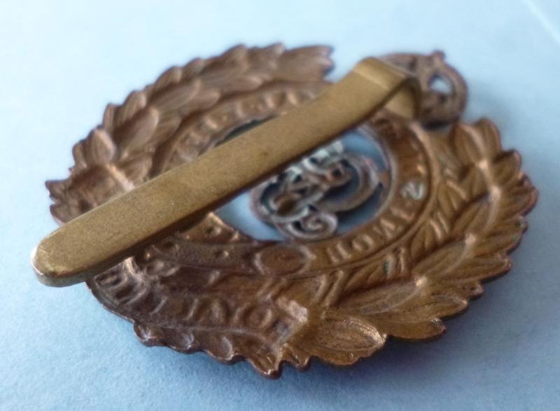 Royal Engineers GvR Cap badge (King's crown). — image 3