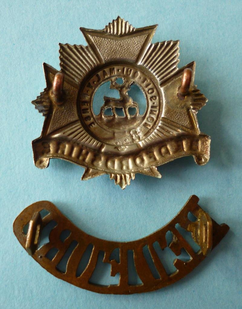 Bedfordshire Regimental Cap-badge with Brass 'Bedford' Shoulder-title. — image 2