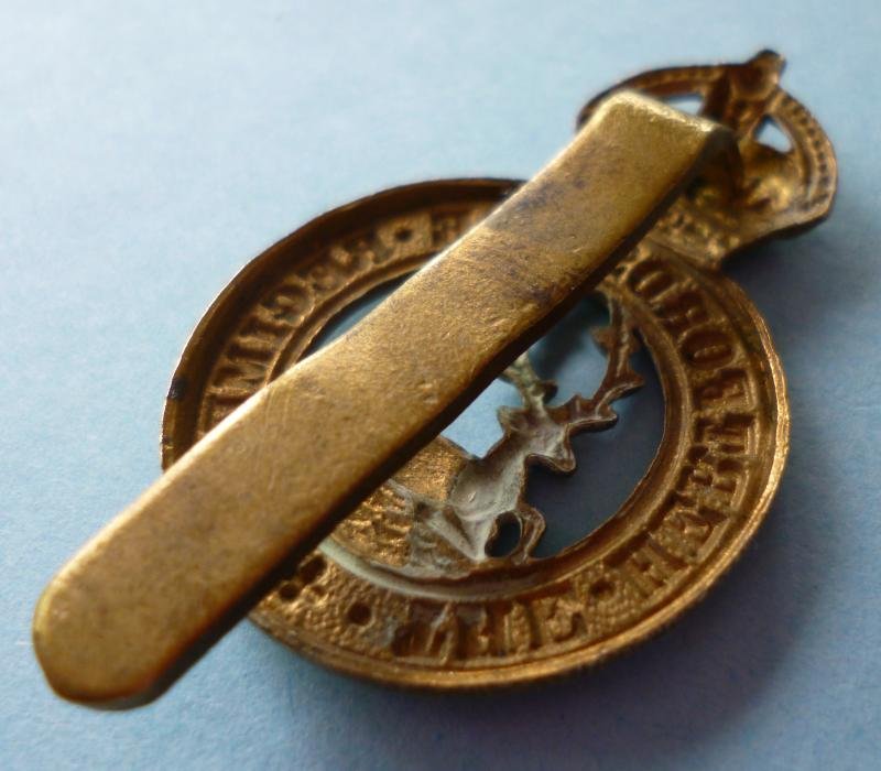 Hertfordshire (Territorial) Regiment Other Ranks Brass Cap Badge - narrow antlers variety. — image 3