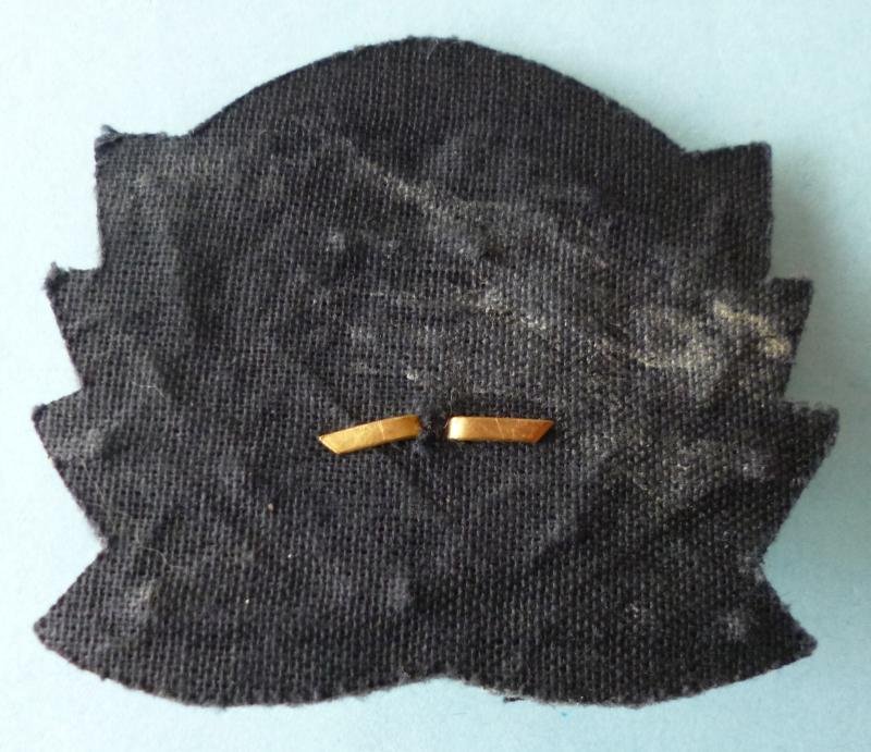 Hungary : Post-WW2 Hungarian Army Artillery Officers Cap-badge. — image 2