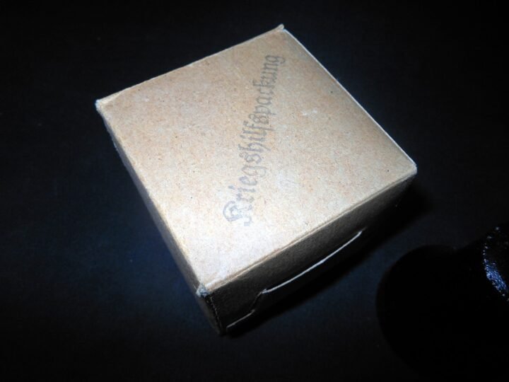 WW II German Army – DESK SET – CERAMIC INK WELL & FOUNTAIN PEN – VERY NICE! — image 2