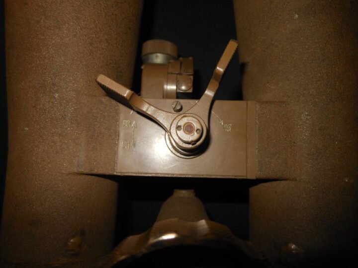 WW2 Imperial Japanese Army – 15×80 BIG EYE BATTERY COMMANDER OPTICS, BOX, TRIPOD, AND TAN CAMOUFLAGED COVER! — image 27