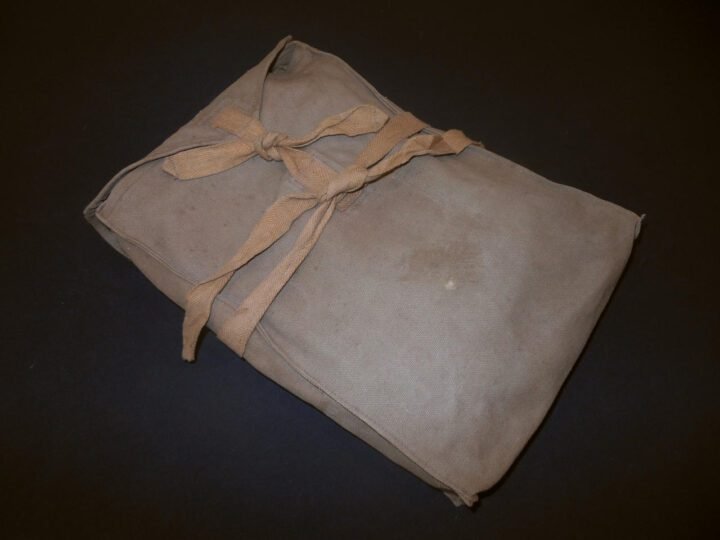 WW2 Imperial Japanese Army – 15×80 BIG EYE BATTERY COMMANDER OPTICS, BOX, TRIPOD, AND TAN CAMOUFLAGED COVER! — image 45