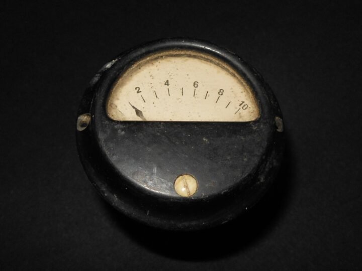 WW2 German Wehrmacht – ELECTRICAL AMMETER – RADIO EQUIPMENT – RARE! — image 2