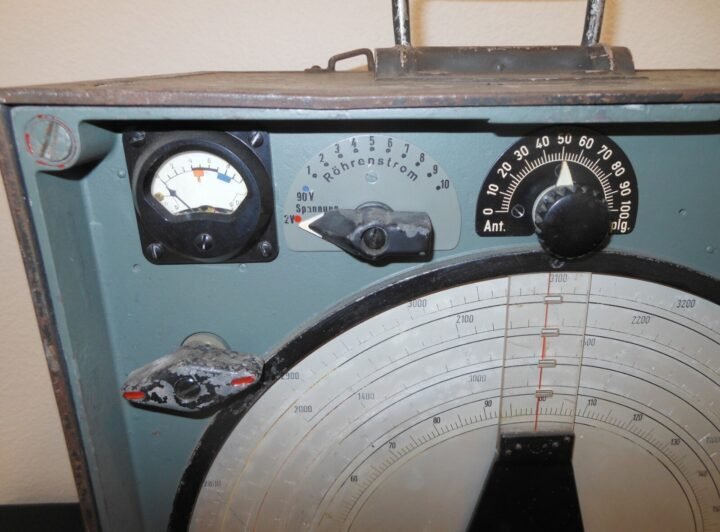 WW2 German Wehrmacht Fu.H.E.b – Funkhorchempfänger b – RADIO RECEIVER – RARE! — image 4