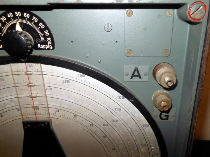 WW2 German Wehrmacht Fu.H.E.b – Funkhorchempfänger b – RADIO RECEIVER – RARE! — image 5