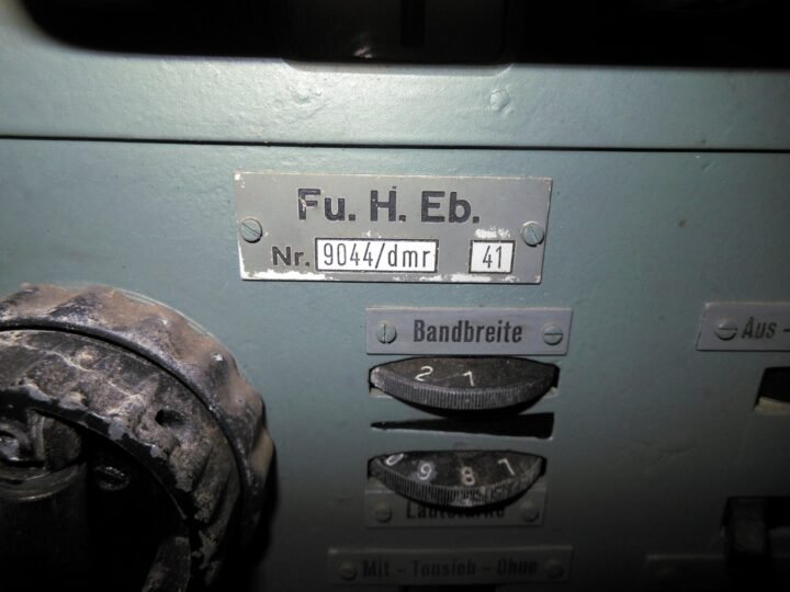WW2 German Wehrmacht Fu.H.E.b – Funkhorchempfänger b – RADIO RECEIVER – RARE! — image 8