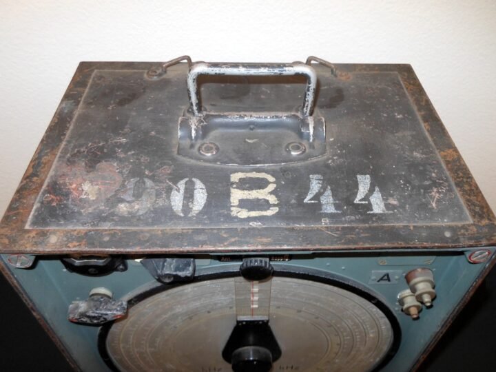WW2 German Wehrmacht Fu.H.E.b – Funkhorchempfänger b – RADIO RECEIVER – RARE! — image 9