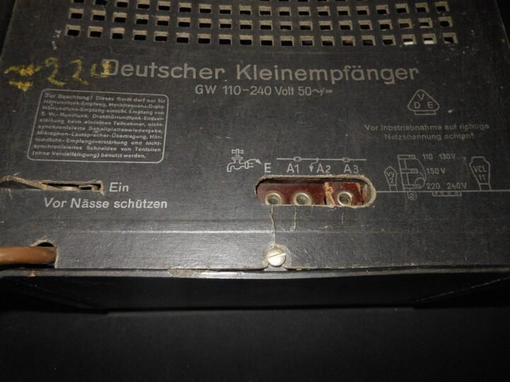 WW2 German Wehrmacht Kleinempfänger DKE 38 – PEOPLE'S RADIO – VERY NICE! — image 10