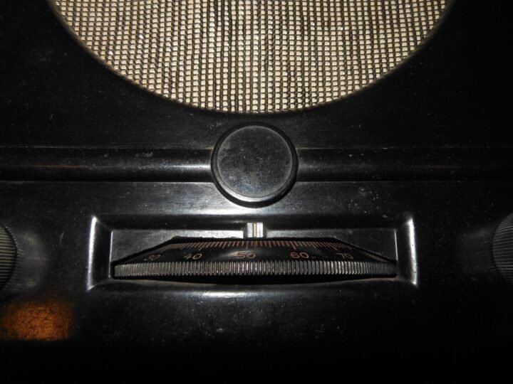 WW2 German Wehrmacht Kleinempfänger DKE 38 – PEOPLE'S RADIO – VERY NICE! — image 6