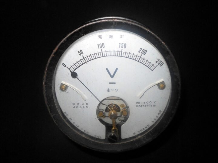 WW2 Imperial Japanese Navy – ELECTRICAL VOLTMETER – SHIPS & SUBMARINES – RARE! — image 2