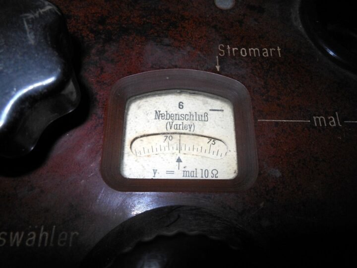 WW2 German Luftwaffe Messbrücke Ohmmeter – COMMUNICATION LINE TESTING UNIT — image 11