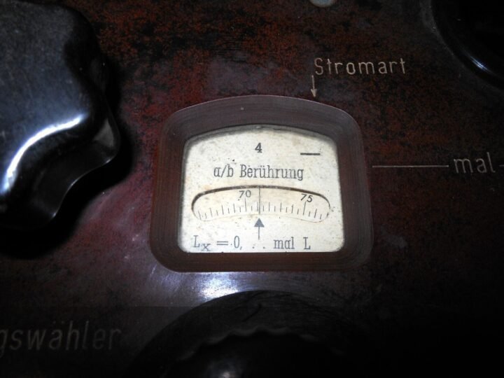 WW2 German Luftwaffe Messbrücke Ohmmeter – COMMUNICATION LINE TESTING UNIT — image 13