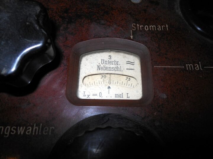 WW2 German Luftwaffe Messbrücke Ohmmeter – COMMUNICATION LINE TESTING UNIT — image 14