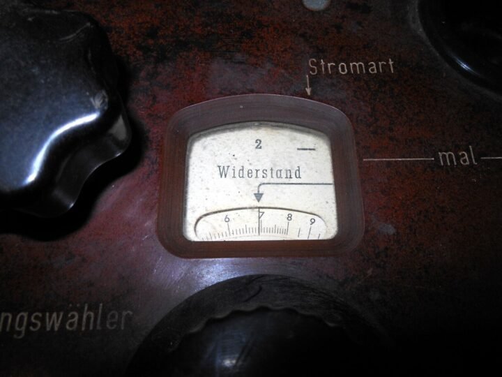 WW2 German Luftwaffe Messbrücke Ohmmeter – COMMUNICATION LINE TESTING UNIT — image 15