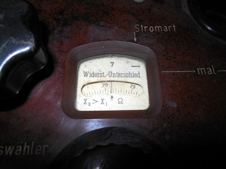 WW2 German Luftwaffe Messbrücke Ohmmeter – COMMUNICATION LINE TESTING UNIT — image 17