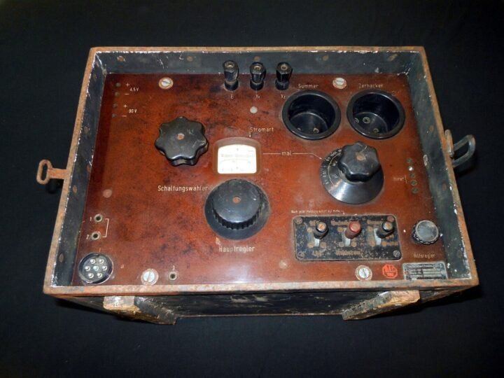 WW2 German Luftwaffe Messbrücke Ohmmeter – COMMUNICATION LINE TESTING UNIT — image 5