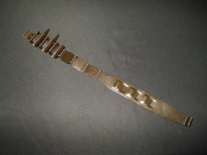 WW2 German Wehrmacht 7.92mm – STEEL BELT LINK STARTER TAB – VERY NICE! — image 2