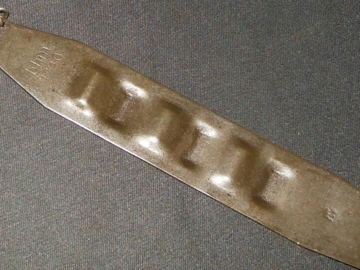 WW2 German Wehrmacht 7.92mm – STEEL BELT LINK STARTER TAB – VERY NICE! — image 3