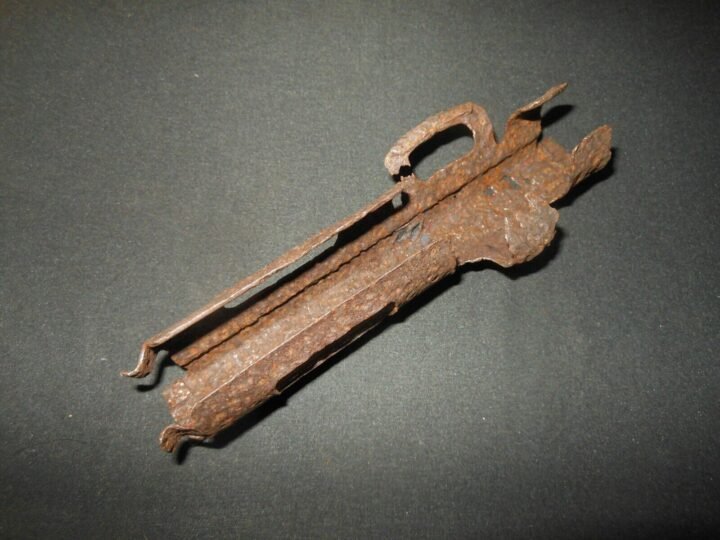 WW2 German Luftwaffe – 30mm MK108 BELT LINK RELIC – Me109 Fw190 He219 – NICE! — image 4