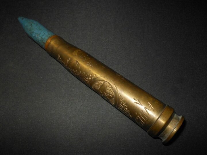 WW II US Army Air Force – GERMAN 20mm FlaK TRENCH ART BRASS CASING – SUPERB! — image 4