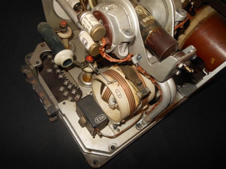 WW2 German Luftwaffe Antennen-Abstimmungs-Gerät – AAG3 ANTENNA UNIT – FuG10 Ju88 — image 12