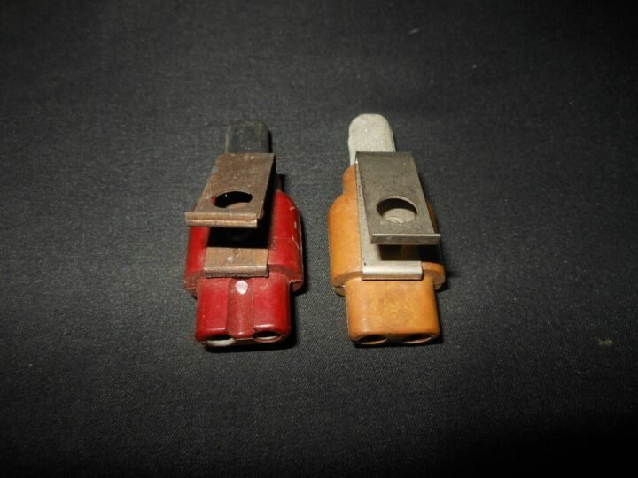 WW II British RAF Aircraft – INSTRUMENT PLUGS / CLIPS – SPITFIRE HURRICANE — image 5