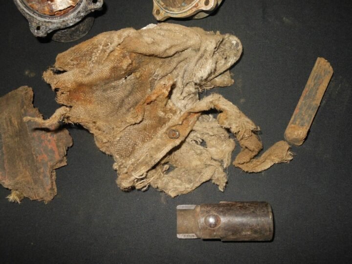 WW2 German Luftwaffe Aircraft – COCKPIT & FUSELAGE RELICS – Me109 G10 — image 5