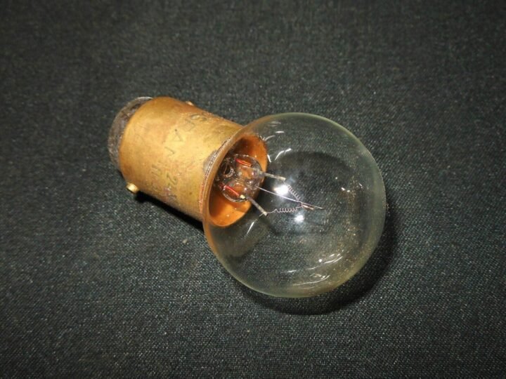 WW2 German Luftwaffe Aircraft – REVI GUNSIGHT BULB – Me109 Fw190 Me262 – RARE! — image 2
