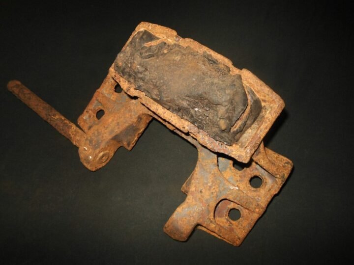 WW2 German Wehrmacht Kettenglied – TRACK LINK – Sd. Kfz. 251 / 11 – VERY NICE! — image 7