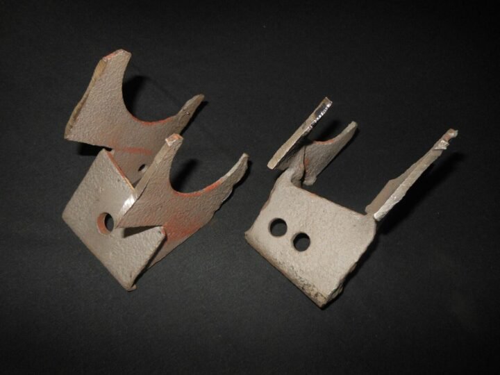 WW II German WH Motorhalterung – FRONT ENGINE MOUNTS – Sd.Kfz. 251/9 – NICE! — image 2