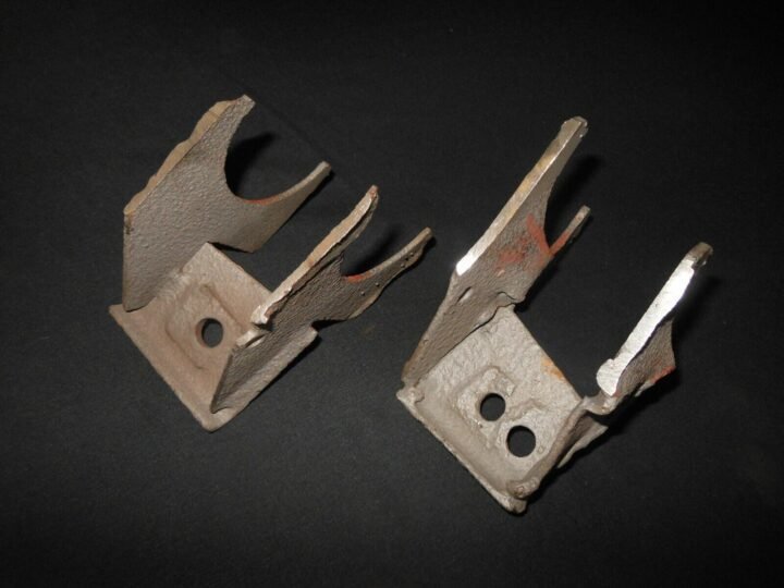 WW II German WH Motorhalterung – FRONT ENGINE MOUNTS – Sd.Kfz. 251/9 – NICE! — image 3