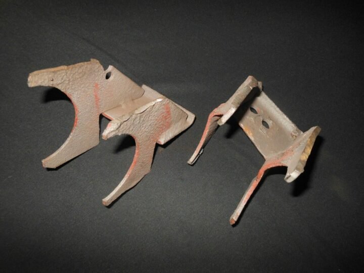 WW II German WH Motorhalterung – FRONT ENGINE MOUNTS – Sd.Kfz. 251/9 – NICE! — image 4