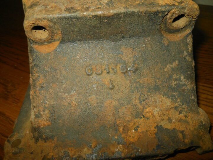 WW II German Luftpresser – AIR COMPRESSOR MOUNT – MAYBACH HL42 / 54 Sd.Kfz RARE — image 4