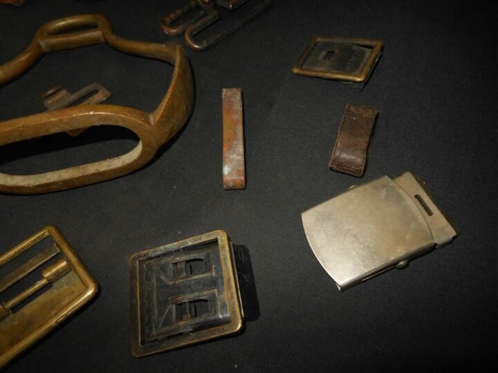 WW1 / WW II US Army Navy Air Force – BRASS STIRRUP BUCKLES & FITTINGS – NICE! — image 5