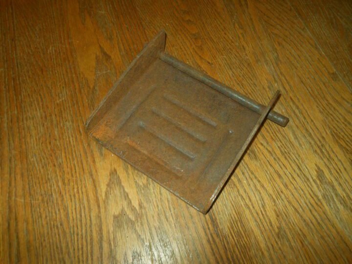 WW II German Army Air Force – VEHICLE / TRAILER FOOT STEP #2 – Opel Kubel Sdkfz — image 2