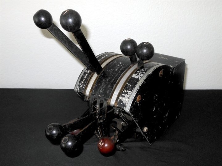 WW2 US Army / RCAF Aircraft – THROTTLE CONTROLS – AT-17 / UC-78 BOBCAT – NICE! — image 3