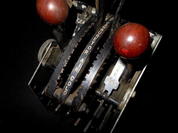 WW2 US Army / RCAF Aircraft – THROTTLE CONTROLS – AT-17 / UC-78 BOBCAT – NICE! — image 6