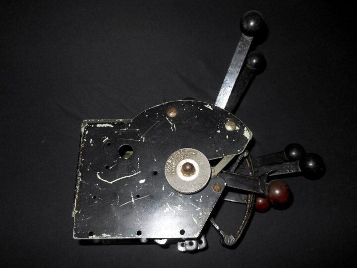 WW2 US Army / RCAF Aircraft – THROTTLE CONTROLS – AT-17 / UC-78 BOBCAT – NICE! — image 7