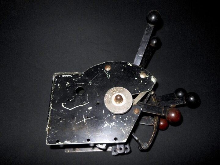 WW2 US Army / RCAF Aircraft – THROTTLE CONTROLS – AT-17 / UC-78 BOBCAT – NICE! — image 9