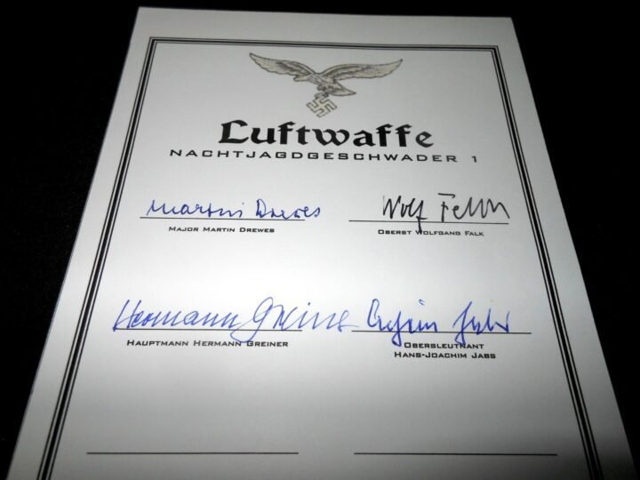 WW2 German Luftwaffe – FIGHTER PILOT AUTOGRAPHS x4 GROUPING CARD – NJG1 – NICE! — image 3