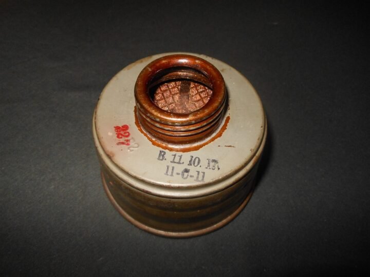 WW1 Imperial Prussian / German Army – M1917 GAS MASK & CANISTER – VERY NICE! — image 13