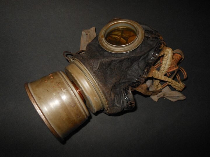 WW1 Imperial Prussian / German Army – M1917 GAS MASK & CANISTER – VERY NICE! — image 5