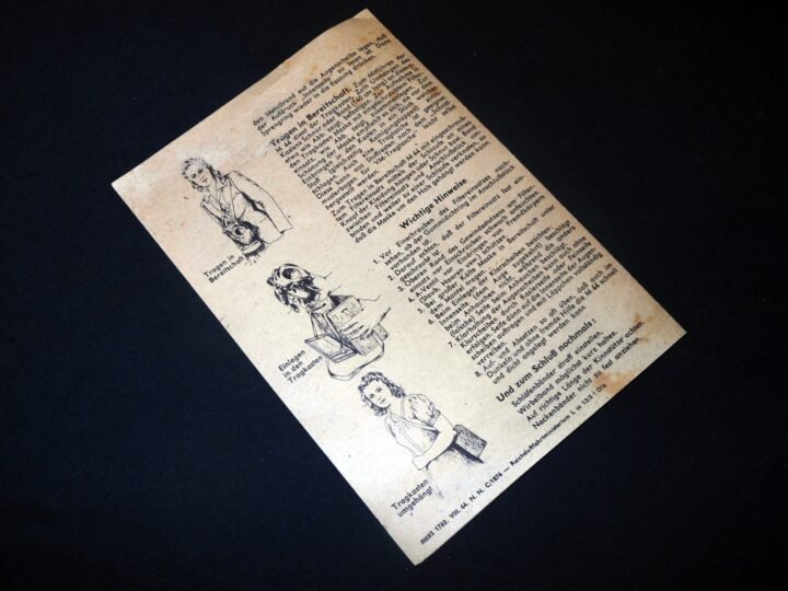 WW2 German Luftschutz Volksgasmaske – M44 GAS MASK, FILTER, & BOX – SUPERB! — image 15