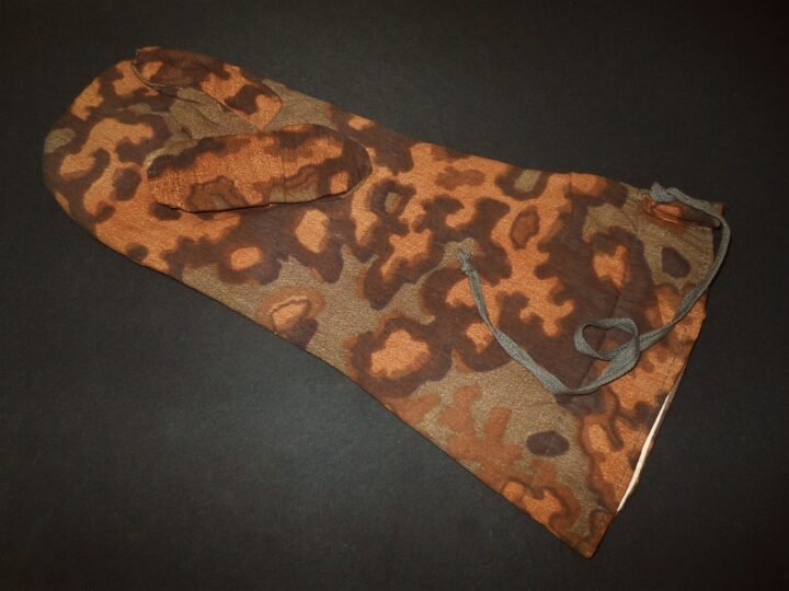 WW2 German Waffen Handschuhe – BLURRED EDGE OAK LEAF PATTERN MITTENS – RARE! — image 10