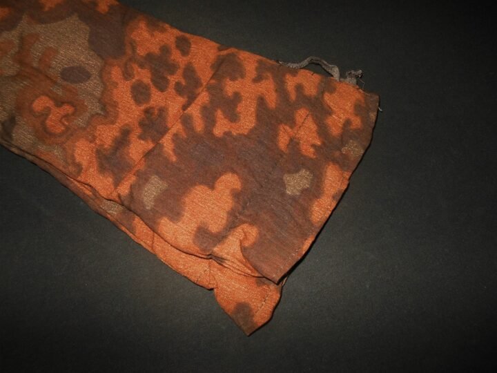 WW2 German Waffen Handschuhe – BLURRED EDGE OAK LEAF PATTERN MITTENS – RARE! — image 9